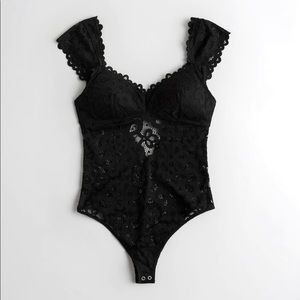 GILLY HICKS CROCHET LACE LOW-BACK CHEEKY BODYSUIT BLACK